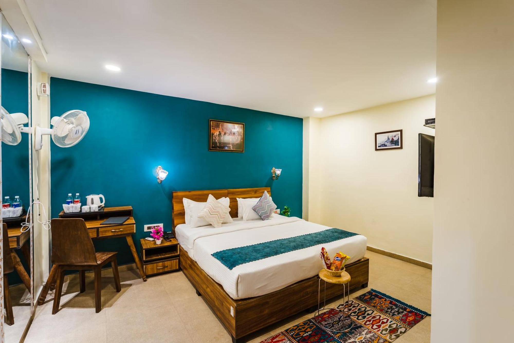 Tripli Hotels Silver Shine Varanasi Exteriör bild