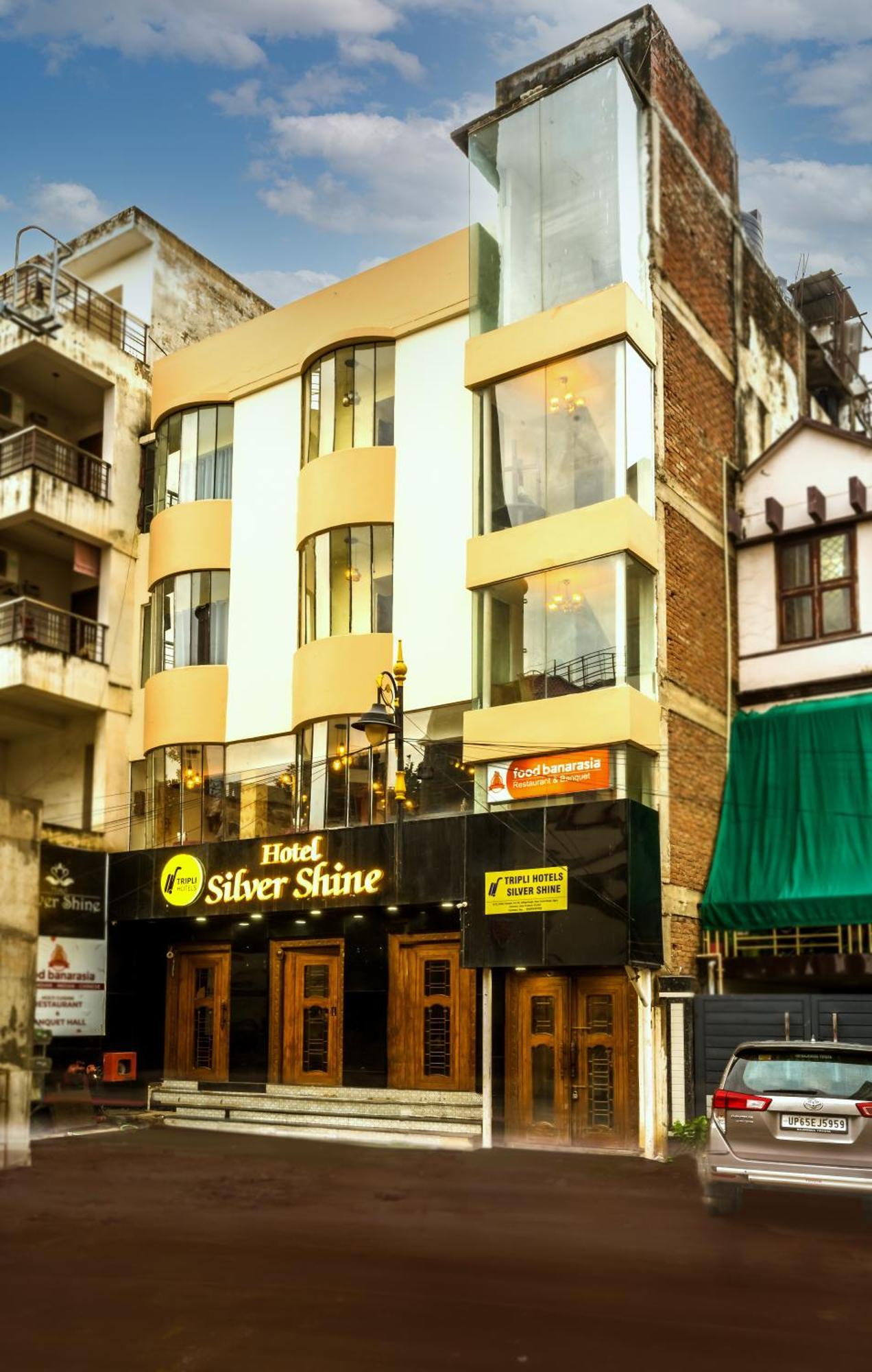 Tripli Hotels Silver Shine Varanasi Exteriör bild